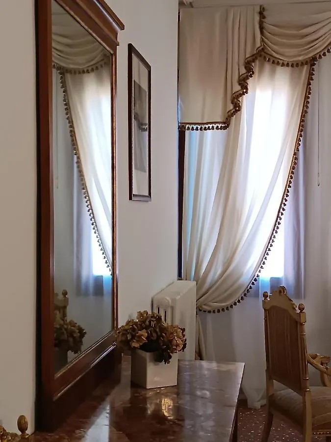 Romantica Suite Veneziana ヴェネツィア